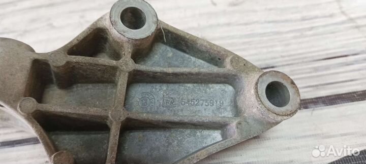 Кронштейн редуктора Opel Mokka