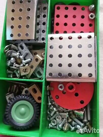 Металлический конструктор Школьник