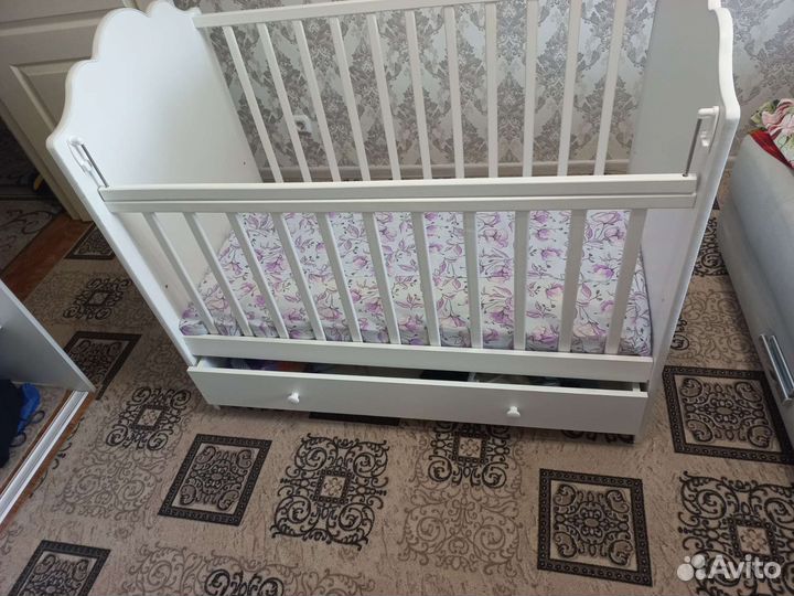 Детская овальная кроватка