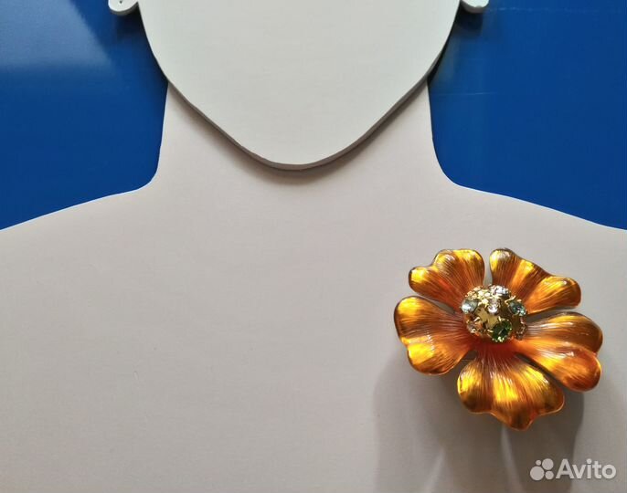 Брошь 