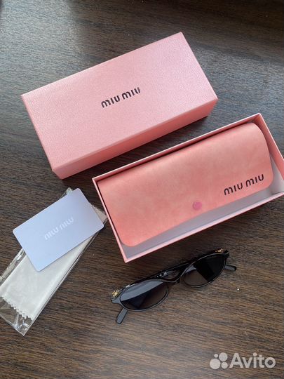 Солнцезащитные очки miu miu regard