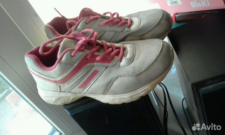 Кроссовки на девочку 35 р