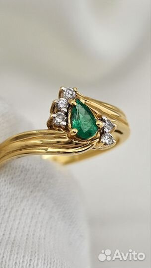 Золотое кольцо с изумрудом и брилл 750/3.4 гр/16.5