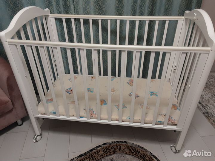 Детская кроватка