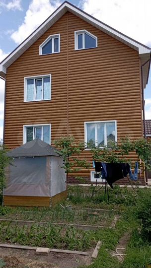 Дом 200 м² на участке 6 сот.