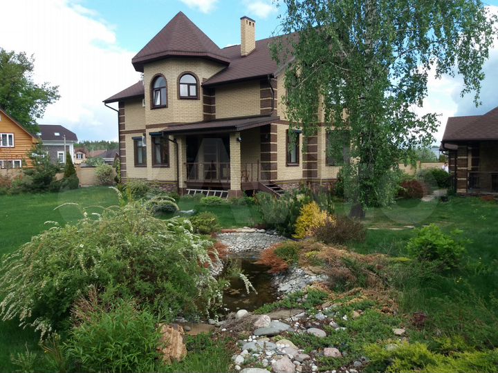 Коттедж 385 м² на участке 17,4 сот.