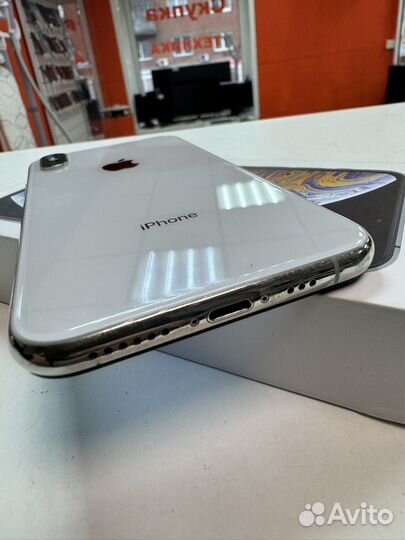 iPhone Xs, 64 ГБ