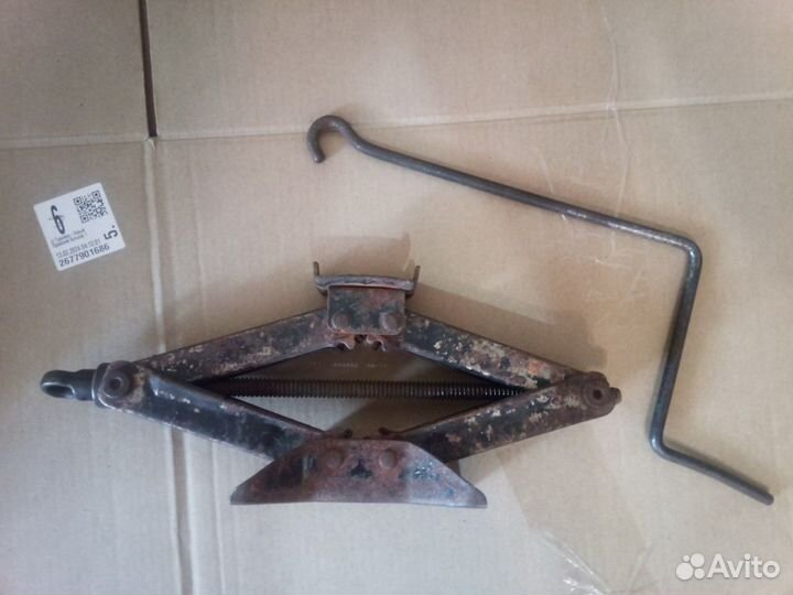 Домкрат винтовой