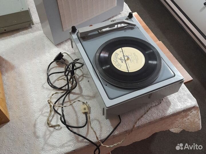 Проигрыватель винила СССР