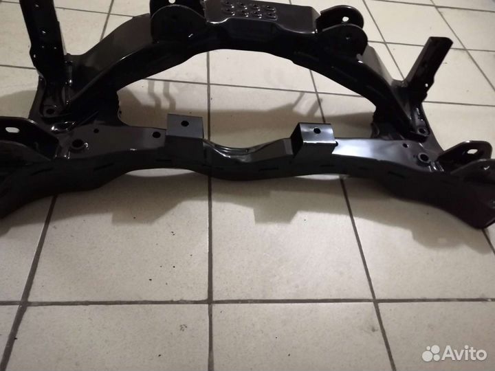 Задняя балка подрамник Mitsubishi Outlander 1