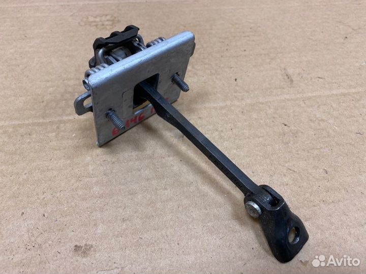 Ограничитель двери передний правый Peugeot 308 4A