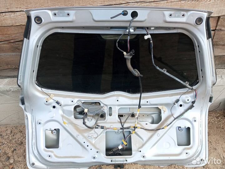 Крышка багажника Toyota Fielder 2011