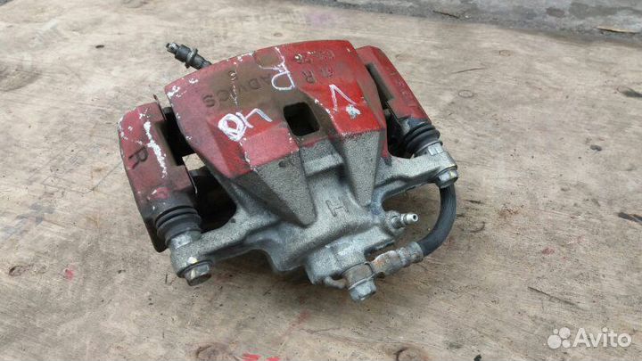 Суппорт тормоз пер правый Toyota Camry V40 06-11г