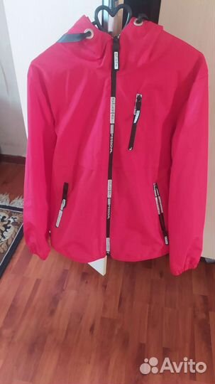 Ветровка женская