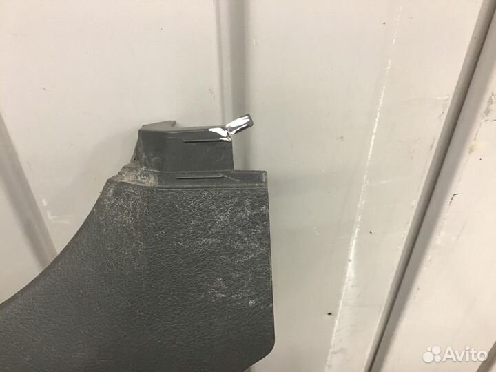 Обшивка средней стойки левая Toyota Corolla E15 20