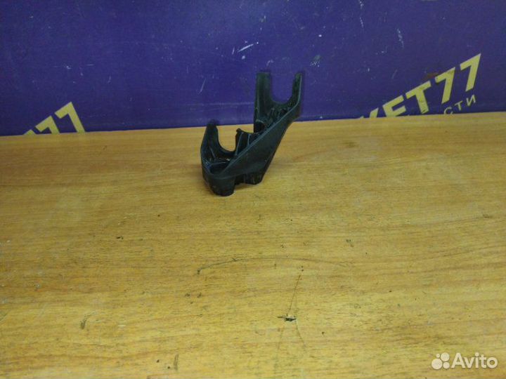 Кронштейн крепления троса кпп Nissan Almera G15