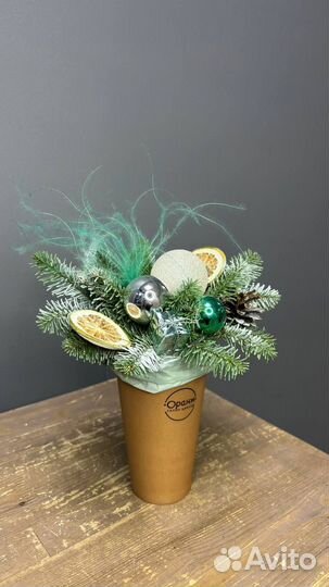 Новогодний из нобилиса. Доставка цветов