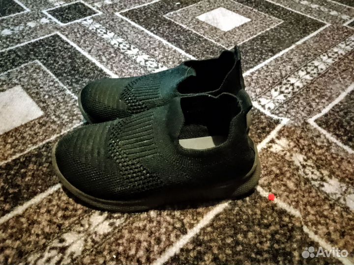 Кроссовки на мальчика на резинке 24