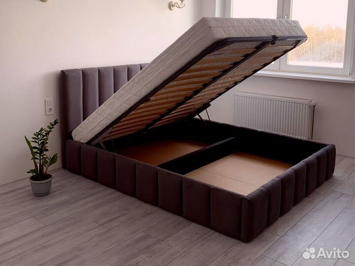 Кровать с изголовьем