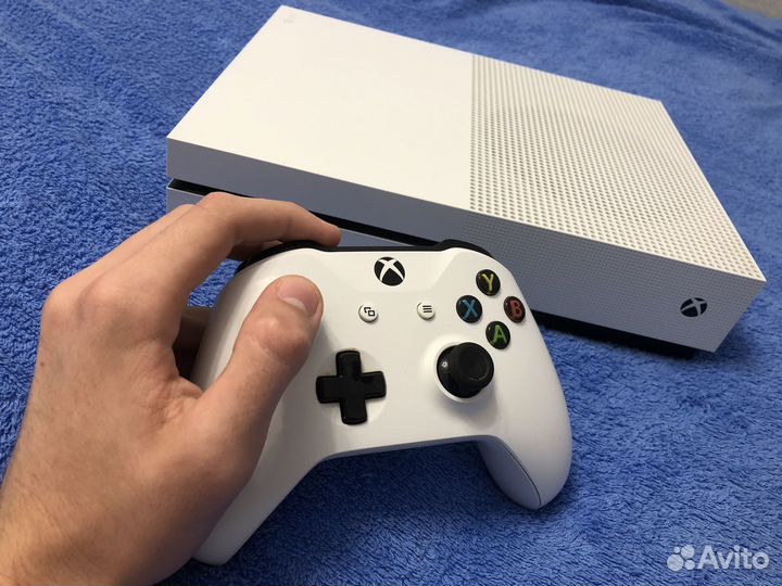 Xbox one s 1tb с играми