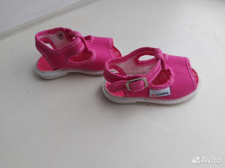 Сандали для девочки новые