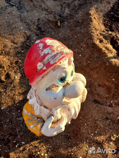 Садовая фигурка гномик