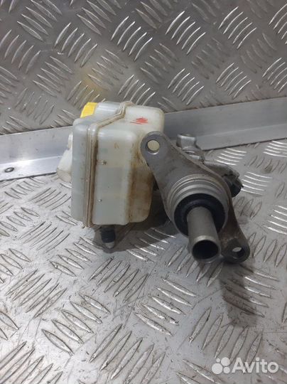 Главный тормозной цилиндр Volkswagen Polo MK5 CFN