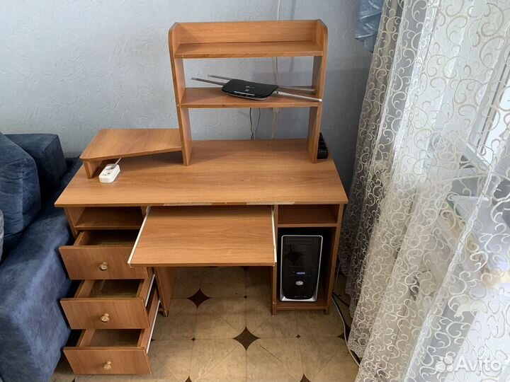 Компьютерный стол