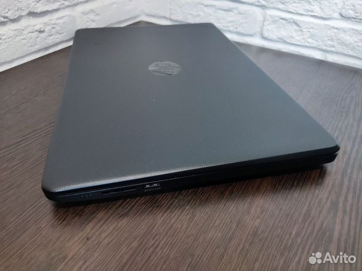 Ноутбук HP Pentium 4*2.56 Ггц/озу 8гб/SSD