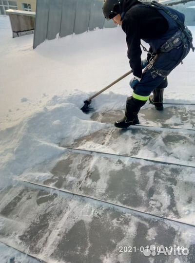 Чистка снега с крыш, сосулек, наледи