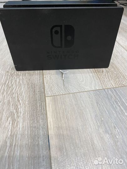 Nintendo switch + чехол и тд