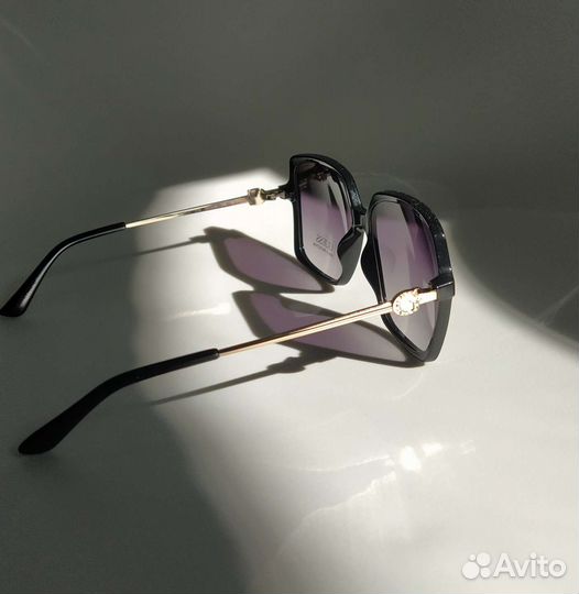 Солнцезащитные очки жен. новые Guees by Marcolin