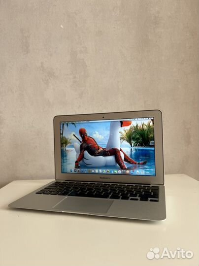 Прекрасный ноутбук Apple MacBook Air 11