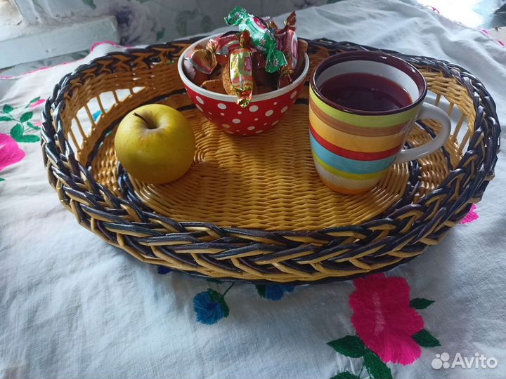 Плетеный поднос