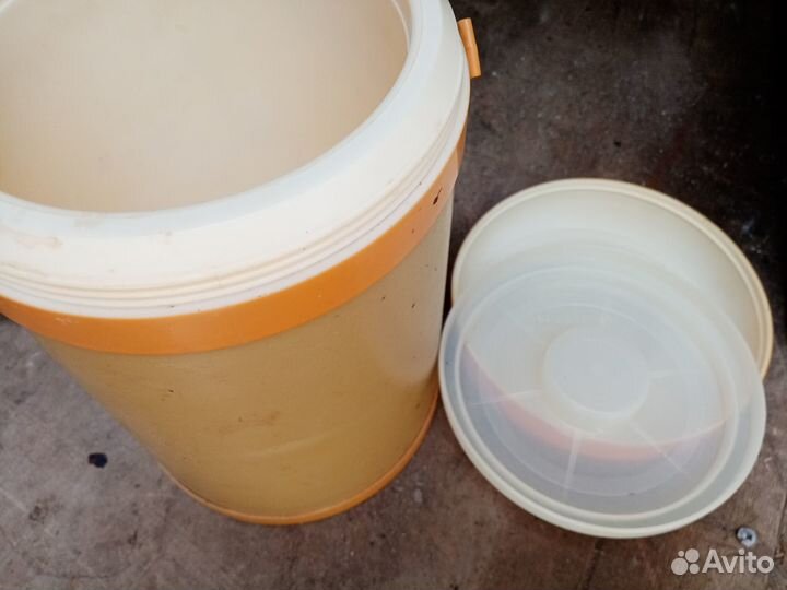 Бидон 4л.пластассовый