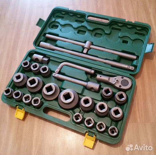 Набор инструментов автомобильный для грузовиков