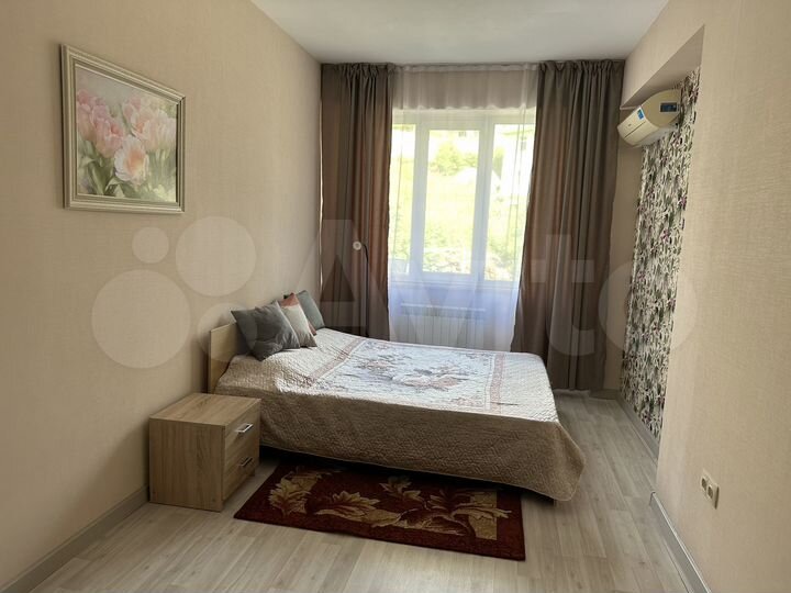 2-к. квартира, 54 м², 2/4 эт.