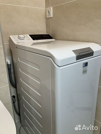 Стиральная машинка Electrolux EW7T3R272 вертикальн