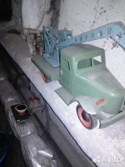 Старая игрушка кран зис СССР