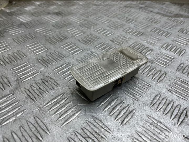 Плафон освещения багажника Nissan X-Trail T31