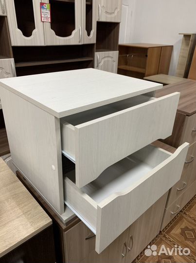 Тумба прикроватная (новая)