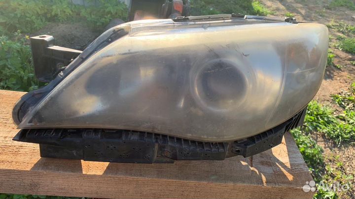 Фара левая на subaru impreza
