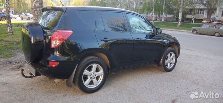 Toyota RAV4 2.0 AT, 2008, 190 000 км