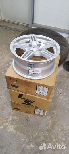 Продам новые литые диски 4шт