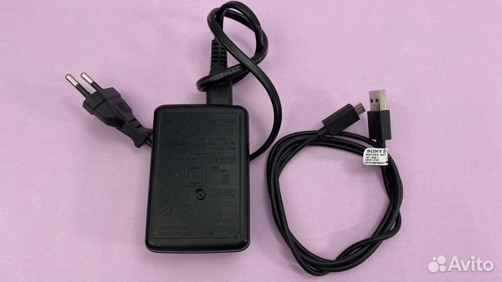 Кабель и зарядка для фотоаппарата Sony