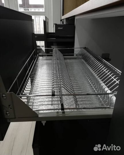 Кухня под потолок