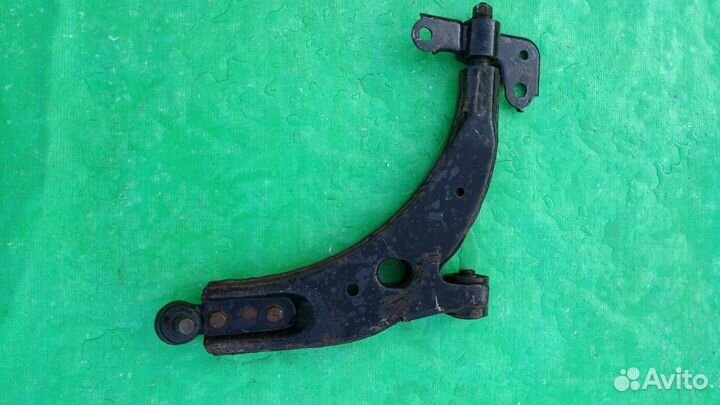 Рычаг подвески перед правый Renault Clio 1998-2001