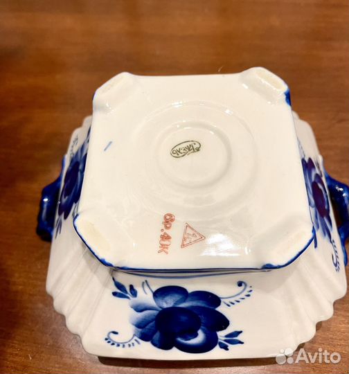 Фарфоровая посуда гжель