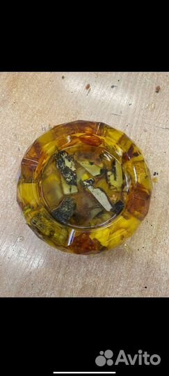 Янтарная пепельница
