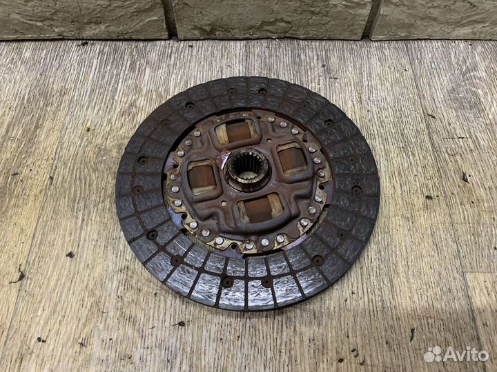 Toyota Corolla E15 Комплект сцепления 1.6 1zrfe